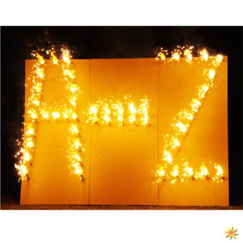 Lichterbild brennende Buchstaben